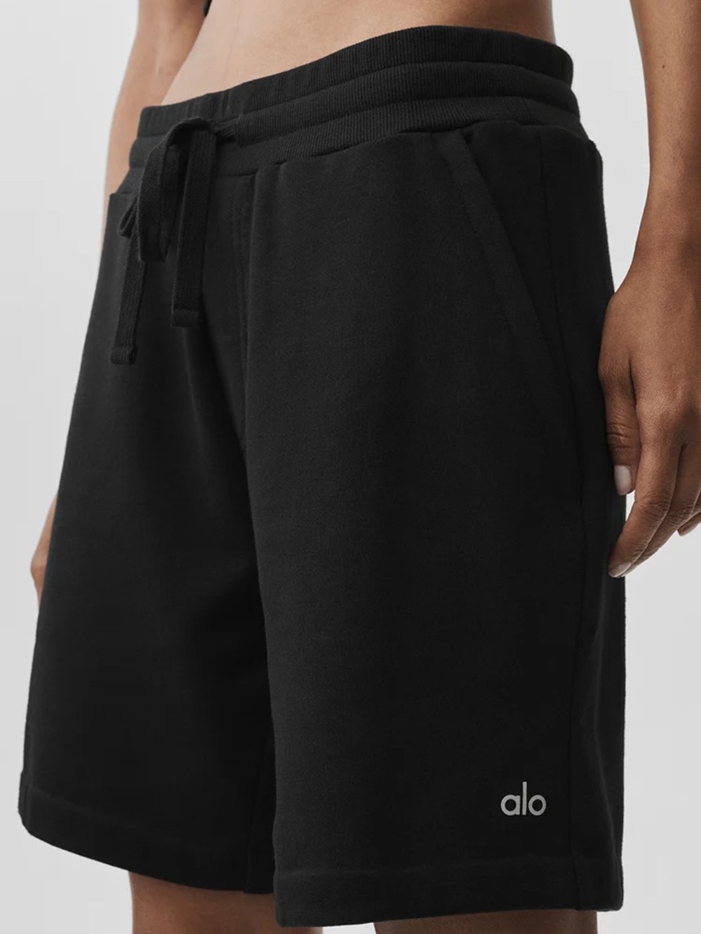 BRAND NEW WITH TAGA ALO Yoga Chill Shorts Black